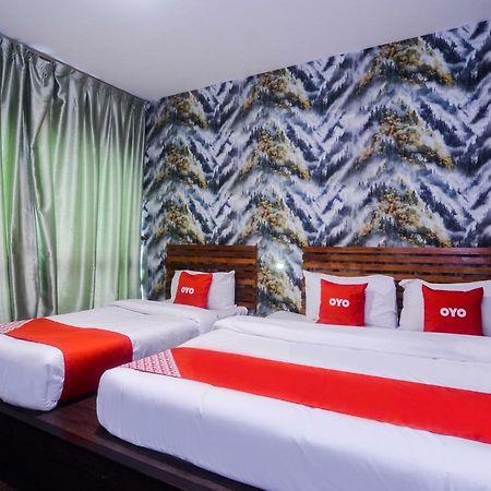 Oyo 1119 Memoire Express Hotel Kuching Exterior foto