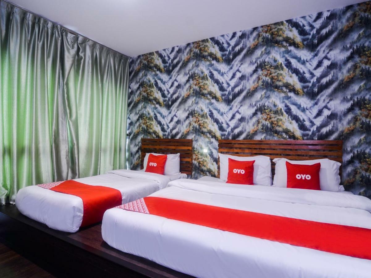 Oyo 1119 Memoire Express Hotel Kuching Exterior foto