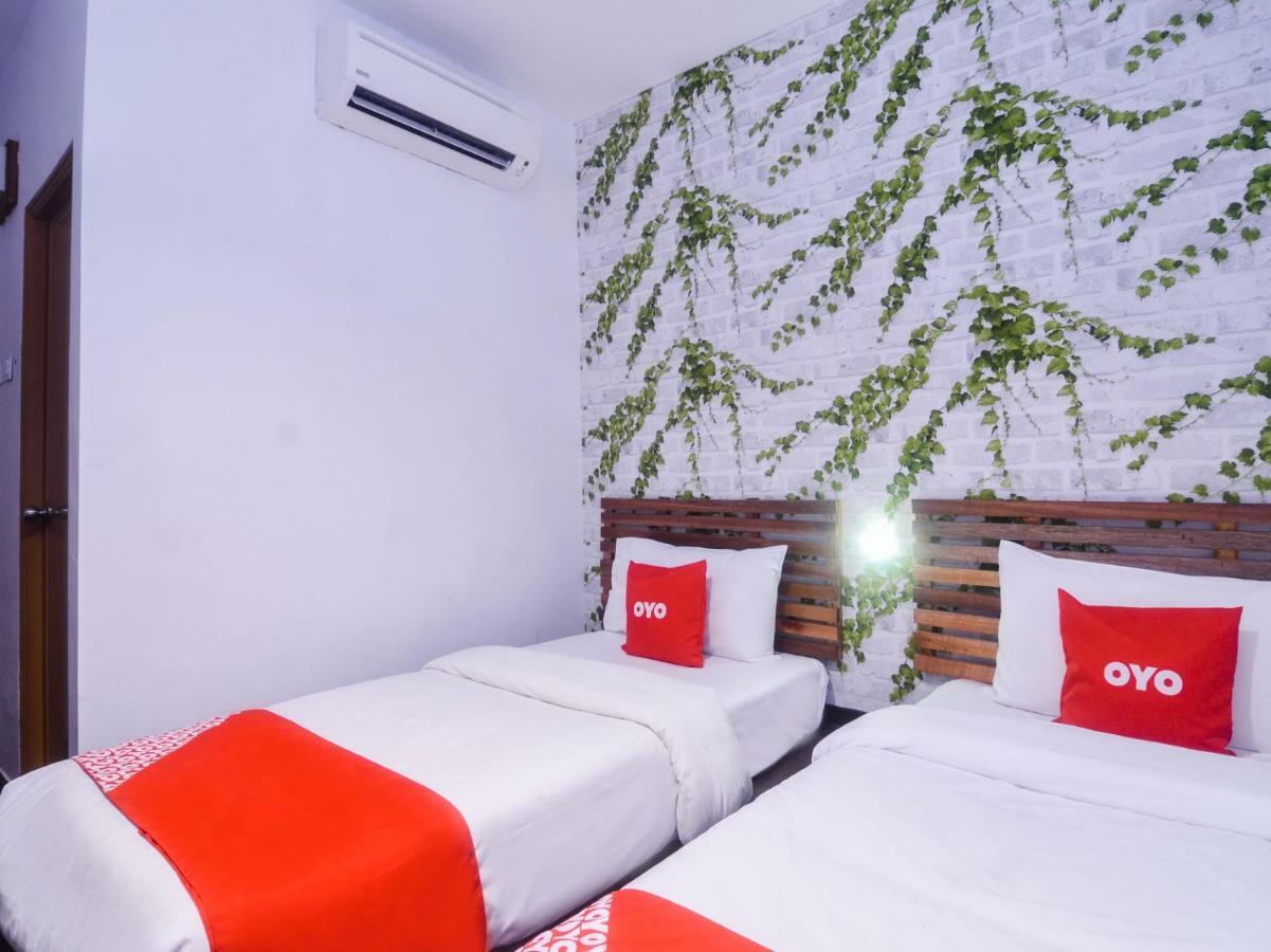 Oyo 1119 Memoire Express Hotel Kuching Exterior foto