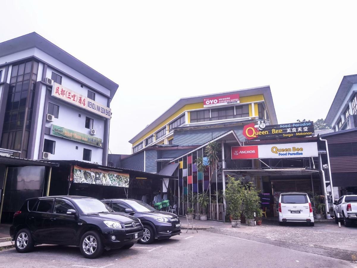 Oyo 1119 Memoire Express Hotel Kuching Exterior foto